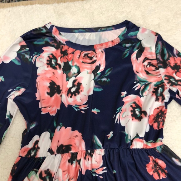 Floral Maxi Dress!! - Picture 3 of 3